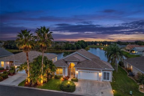 House in Port Charlotte, Florida 2 bedrooms, 189.43 sq.m. № 2337490