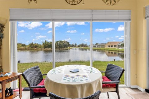House in Port Charlotte, Florida 2 bedrooms, 189.43 sq.m. № 2337490 - photo 8