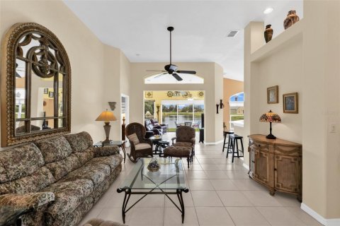 House in Port Charlotte, Florida 2 bedrooms, 189.43 sq.m. № 2337490 - photo 4