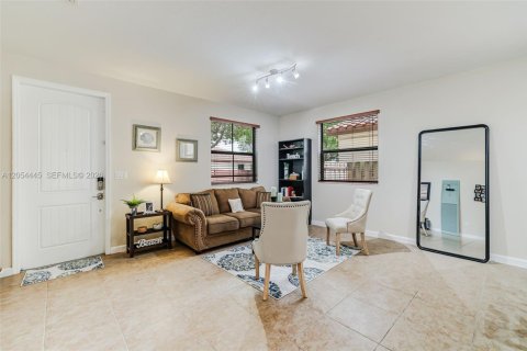 Villa ou maison à vendre à Miami, Floride: 4 chambres, 287.07 m2 № 2186399 - photo 6