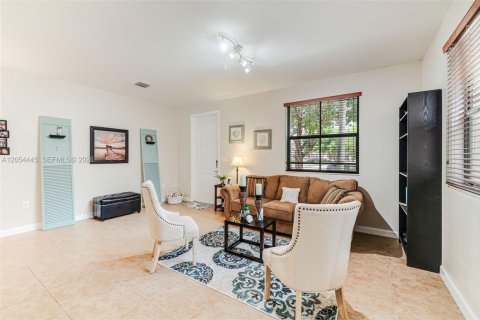 Villa ou maison à vendre à Miami, Floride: 4 chambres, 287.07 m2 № 2186399 - photo 18