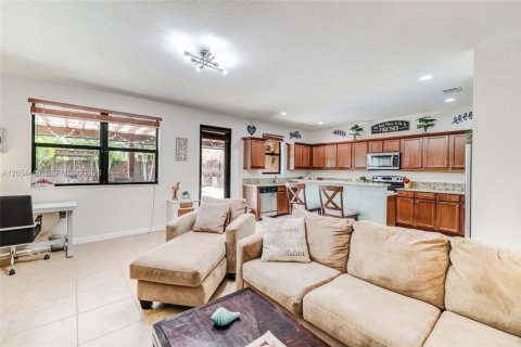 Villa ou maison à vendre à Miami, Floride: 4 chambres, 287.07 m2 № 2186399 - photo 14