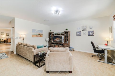 Villa ou maison à vendre à Miami, Floride: 4 chambres, 287.07 m2 № 2186399 - photo 13