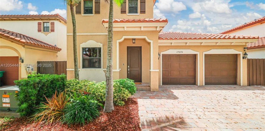 Villa ou maison à Miami, Floride 4 chambres, 287.07 m2 № 2186399