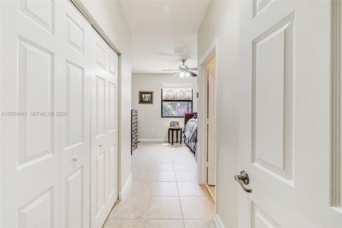 Villa ou maison à vendre à Miami, Floride: 4 chambres, 287.07 m2 № 2186399 - photo 30