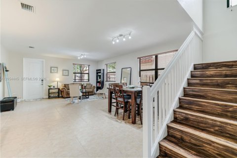 Villa ou maison à vendre à Miami, Floride: 4 chambres, 287.07 m2 № 2186399 - photo 11