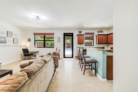 Villa ou maison à vendre à Miami, Floride: 4 chambres, 287.07 m2 № 2186399 - photo 17