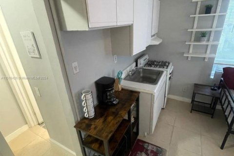 Condo in Miami Beach, Florida  № 1875381 - photo 22