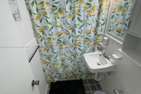 Condo in Miami Beach, Florida  № 1875381 - photo 3
