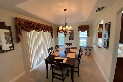 House in The Villages, Florida 3 bedrooms, 162.95 sq.m. № 1841547 - photo 4