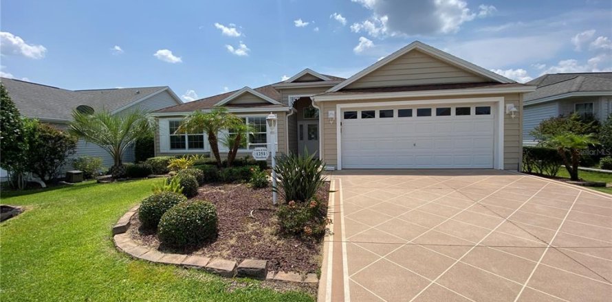 Casa en The Villages, Florida 3 dormitorios, 162.95 m2 № 1841547