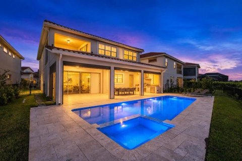 Villa ou maison à vendre à Orlando, Floride: 4 chambres, 359.44 m2 № 2355904 - photo 2
