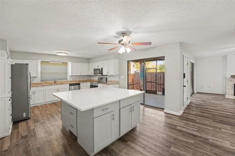 Adosado en venta en Seminole, Florida, 2 dormitorios, 145.3 m2 № 2215612 - foto 4