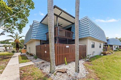 Adosado en venta en Seminole, Florida, 2 dormitorios, 145.3 m2 № 2215612 - foto 2