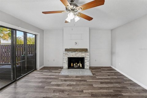 Adosado en venta en Seminole, Florida, 2 dormitorios, 145.3 m2 № 2215612 - foto 8