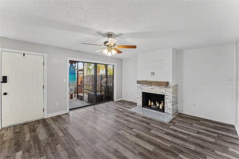 Adosado en venta en Seminole, Florida, 2 dormitorios, 145.3 m2 № 2215612 - foto 9