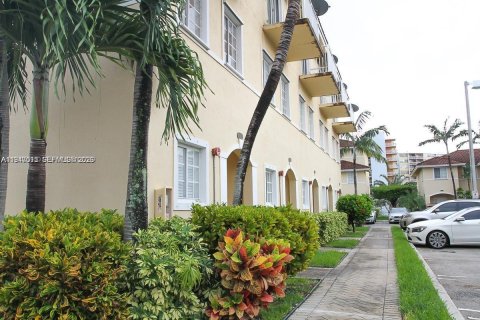 Adosado en alquiler en North Miami Beach, Florida, 3 dormitorios, 109.81 m2 № 2003113 - foto 15