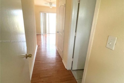 Adosado en alquiler en North Miami Beach, Florida, 3 dormitorios, 109.81 m2 № 2003113 - foto 12