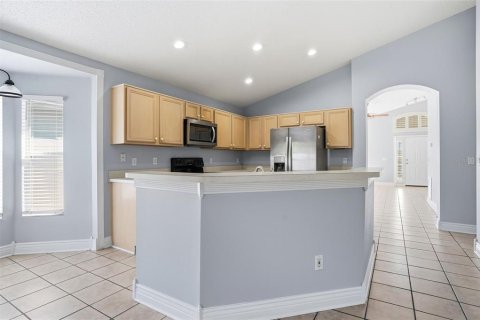 House in Orlando, Florida 4 bedrooms, 170.75 sq.m. № 2107628 - photo 7
