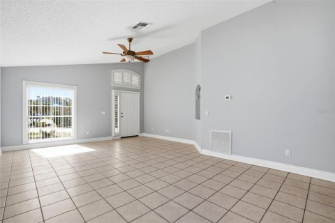 House in Orlando, Florida 4 bedrooms, 170.75 sq.m. № 2107628 - photo 5