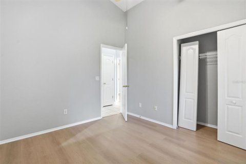 House in Orlando, Florida 4 bedrooms, 170.75 sq.m. № 2107628 - photo 24