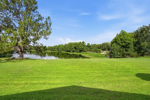 House in Orlando, Florida 4 bedrooms, 170.75 sq.m. № 2107628 - photo 30
