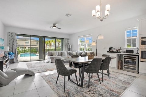 House in Four Corners, Florida 5 bedrooms, 289.58 sq.m. № 2212150 - photo 5