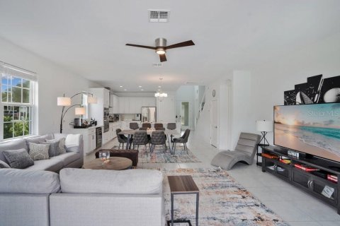House in Four Corners, Florida 5 bedrooms, 289.58 sq.m. № 2212150 - photo 9