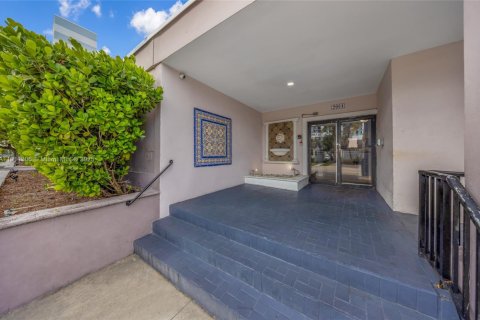 Immobilier commercial à vendre à Hollywood, Floride № 2016700 - photo 2