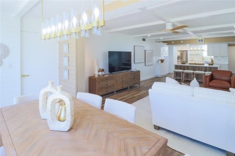 Снять в аренду кондоминиум в Лонгбоут-Ки, Флорида 6 комнат, 198.25м2, № 861350 - фото 11
