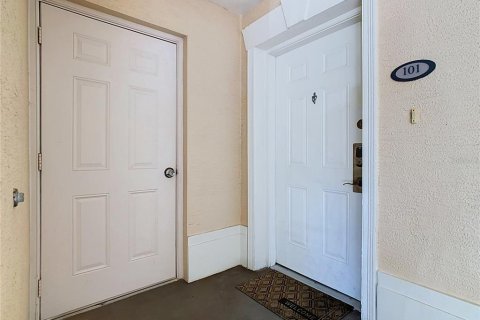 Condominio en venta en Four Corners, Florida, 3 dormitorios, 156.63 m2 № 2196977 - foto 4