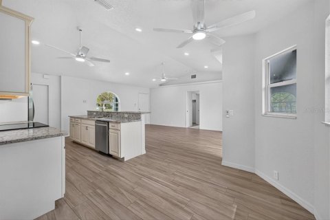 Villa ou maison à vendre à Englewood, Floride: 3 chambres, 118.64 m2 № 2415559 - photo 12