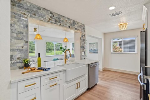 Villa ou maison à vendre à Seminole, Floride: 2 chambres, 130.53 m2 № 2425421 - photo 15
