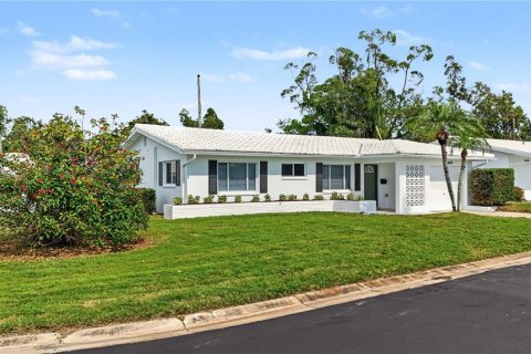 Villa ou maison à vendre à Seminole, Floride: 2 chambres, 130.53 m2 № 2425421 - photo 3