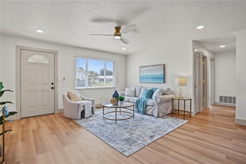 Villa ou maison à vendre à Seminole, Floride: 2 chambres, 130.53 m2 № 2425421 - photo 5