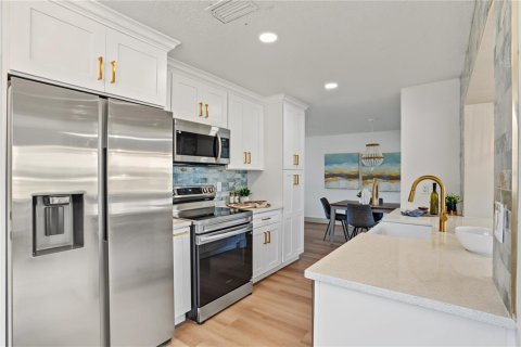 Villa ou maison à vendre à Seminole, Floride: 2 chambres, 130.53 m2 № 2425421 - photo 12