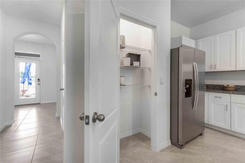 Townhouse in Kissimmee, Florida 3 bedrooms, 155.43 sq.m. № 2201975 - photo 4