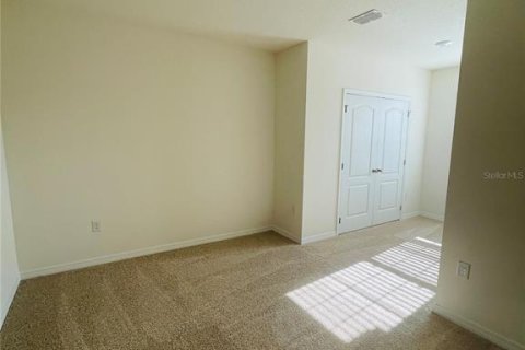 Townhouse in Kissimmee, Florida 3 bedrooms, 155.43 sq.m. № 2201975 - photo 13