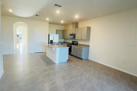 Townhouse in Kissimmee, Florida 3 bedrooms, 155.43 sq.m. № 2201975 - photo 11