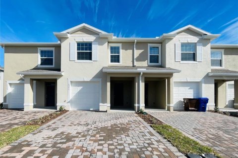 Townhouse in Kissimmee, Florida 3 bedrooms, 155.43 sq.m. № 2201975 - photo 2