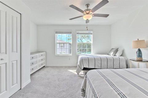 Townhouse in PALM RIVER TOWNHOMES in Tampa, Florida 2 bedrooms, 145.76 sq.m. № 2208371 - photo 17