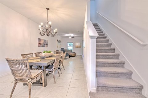 Townhouse in PALM RIVER TOWNHOMES in Tampa, Florida 2 bedrooms, 145.76 sq.m. № 2208371 - photo 11