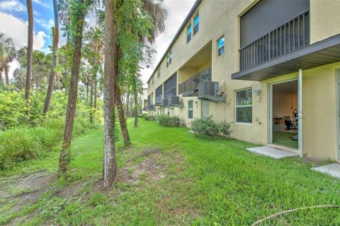Townhouse in PALM RIVER TOWNHOMES in Tampa, Florida 2 bedrooms, 145.76 sq.m. № 2208371 - photo 28