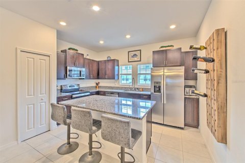 Townhouse in PALM RIVER TOWNHOMES in Tampa, Florida 2 bedrooms, 145.76 sq.m. № 2208371 - photo 9
