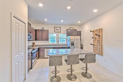 Townhouse in PALM RIVER TOWNHOMES in Tampa, Florida 2 bedrooms, 145.76 sq.m. № 2208371 - photo 8