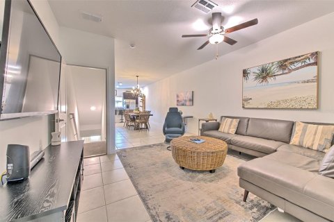Townhouse in PALM RIVER TOWNHOMES in Tampa, Florida 2 bedrooms, 145.76 sq.m. № 2208371 - photo 4