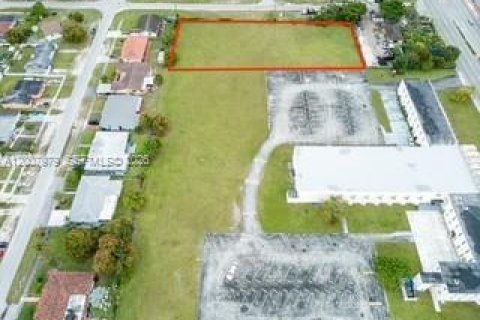 Immobilier commercial à vendre à Miami, Floride № 2170871 - photo 2