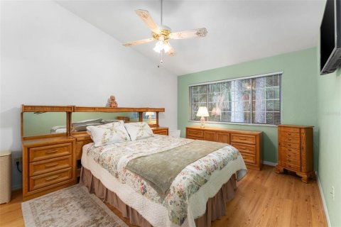Townhouse in Gainesville, Florida 2 bedrooms, 131.92 sq.m. № 2101054 - photo 15