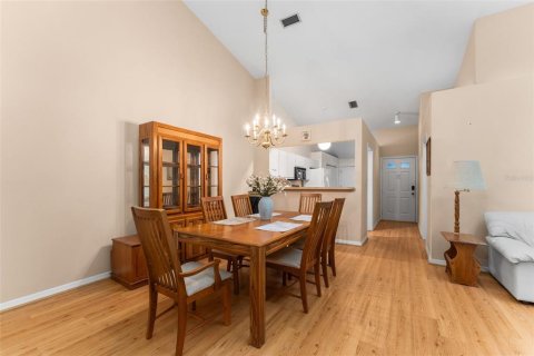 Townhouse in Gainesville, Florida 2 bedrooms, 131.92 sq.m. № 2101054 - photo 11