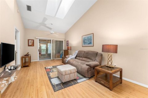 Townhouse in Gainesville, Florida 2 bedrooms, 131.92 sq.m. № 2101054 - photo 4